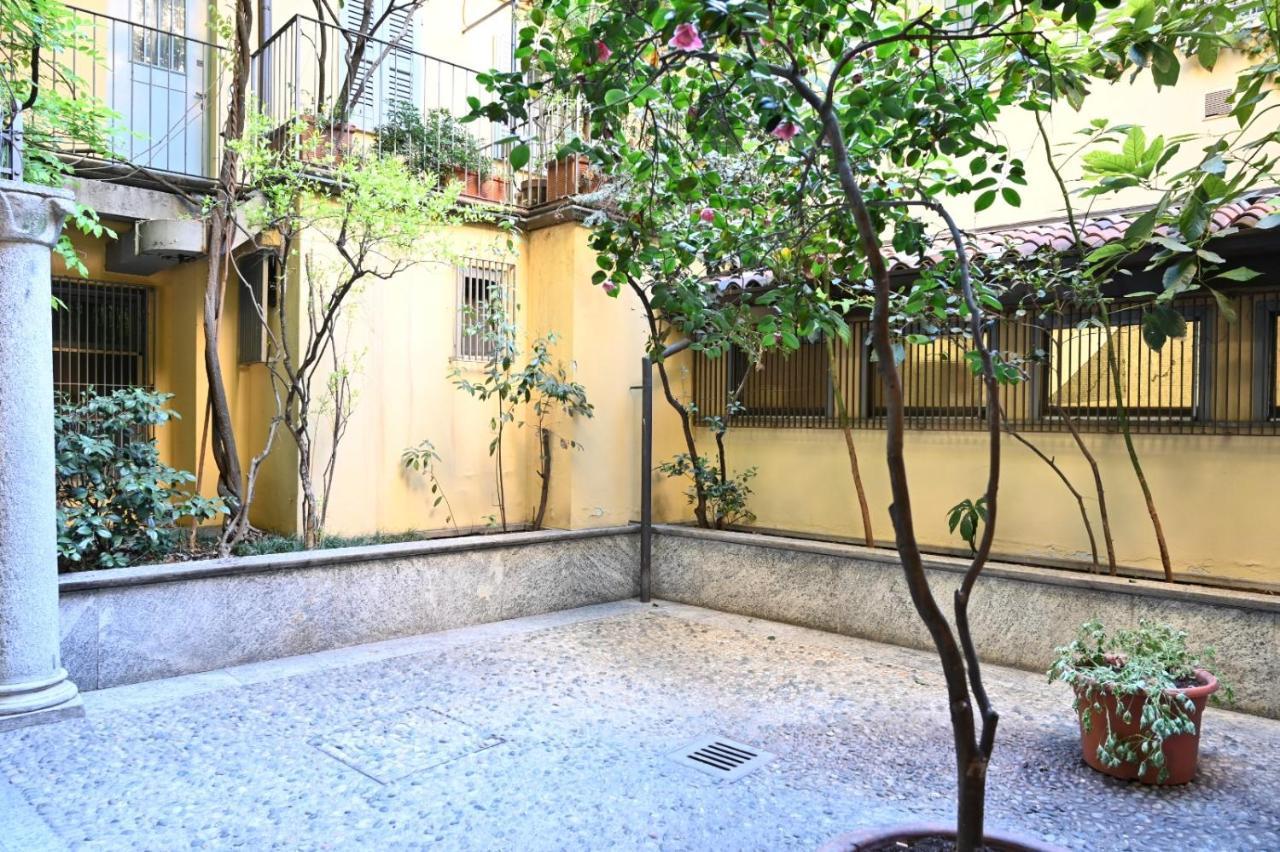 Appartamento Le Guglie In Piazza Castello - Centro Storico Milano Exterior foto
