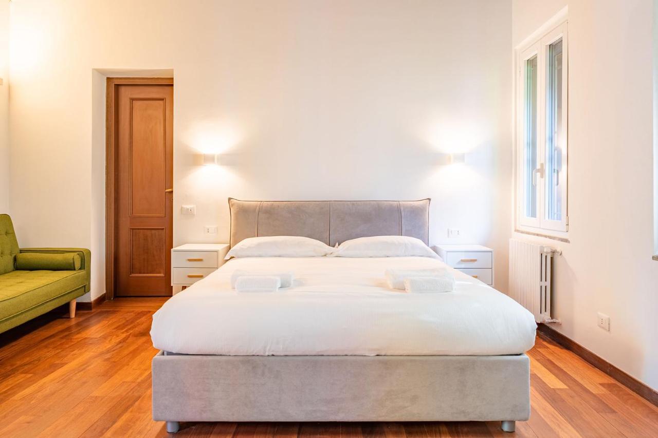 Appartamento Le Guglie In Piazza Castello - Centro Storico Milano Exterior foto